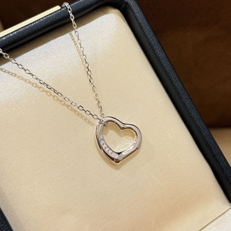 T*f*ny necklaces